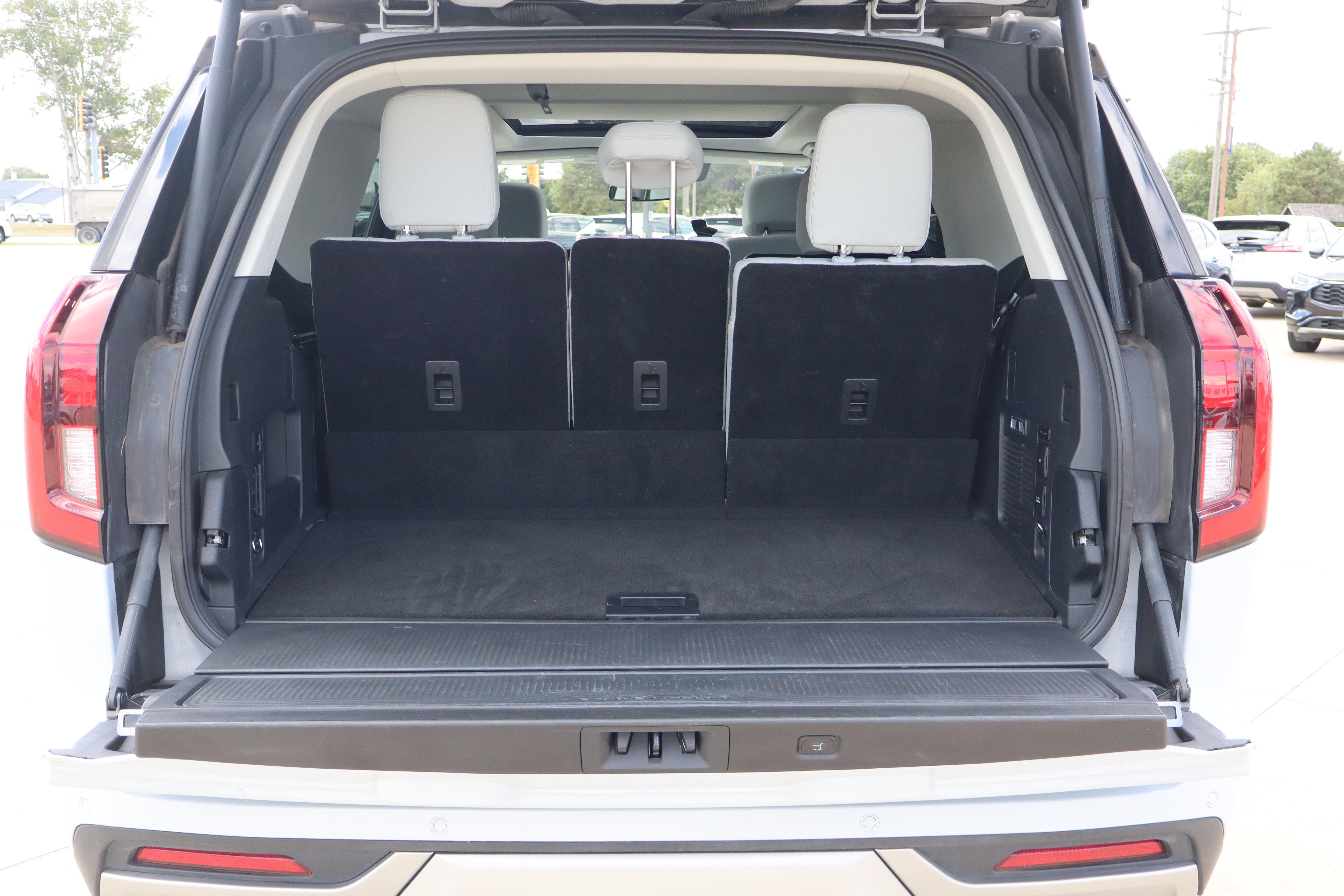 Used 2025 Ford Expedition Platinum AWD/4WD image 37