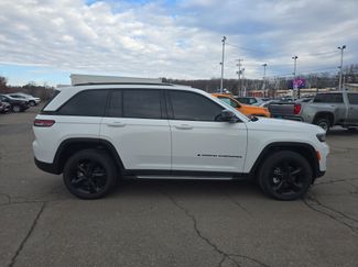 Used 2024 Jeep Grand Cherokee Limited w/ Luxury Tech Group II video 2
