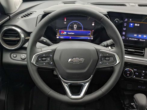 New 2026 Chevrolet Trax ACTIV w/ Sunroof Package FWD image 24
