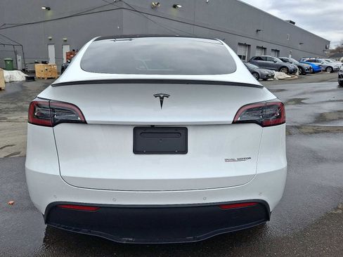 Used 2022 Tesla Model Y Performance image 23