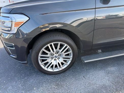 Used 2024 Ford Expedition Limited image 2