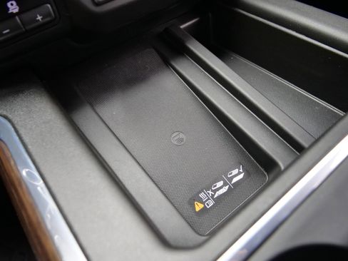 Used 2022 Chevrolet Silverado 3500 High Country image 16