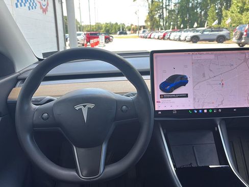 Used 2021 Tesla Model Y Long Range AWD/4WD image 20
