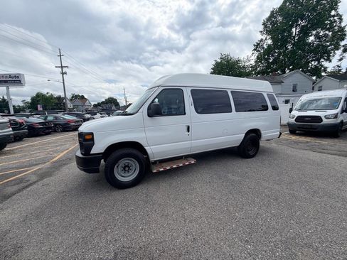 Used 2014 Ford E-250 and Econoline 250 Extended w/ Power Group RWD image 74