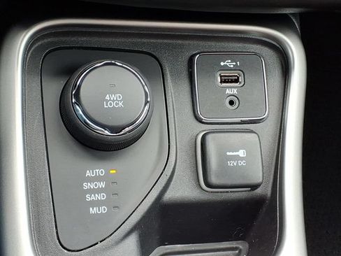 Used 2021 Jeep Compass Latitude AWD/4WD image 17