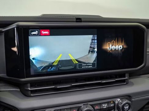 Used 2024 Jeep Wrangler Unlimited Rubicon w/ Technology Group image 74