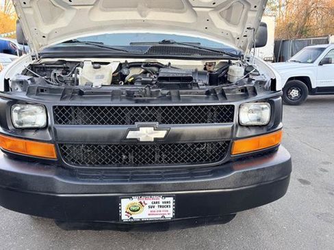 Used 2011 Chevrolet Express 2500 RWD image 39