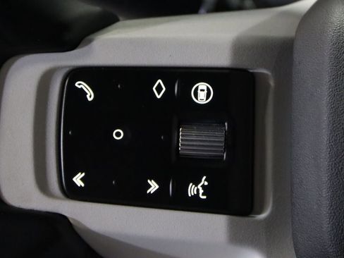 Used 2025 Land Rover Defender 110 S image 17