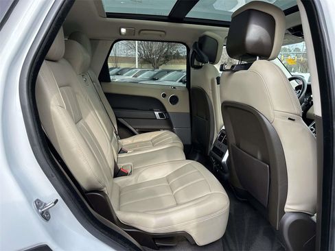Used 2018 Land Rover Range Rover Sport HSE image 13