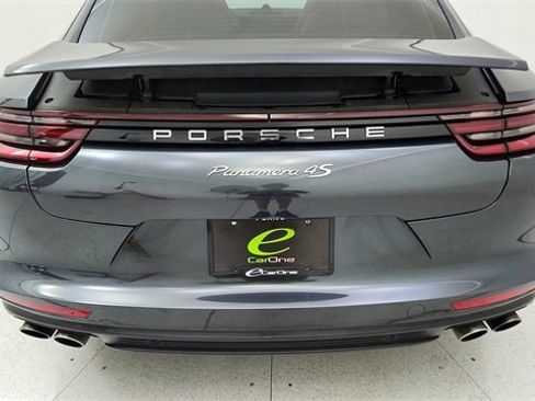 Used 2018 Porsche Panamera 4S image 12