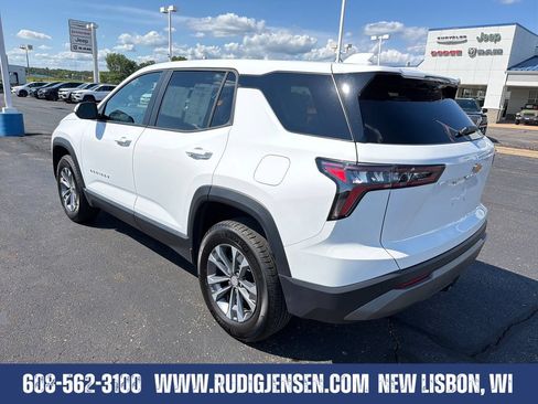 Used 2026 Chevrolet Equinox LT AWD/4WD image 3
