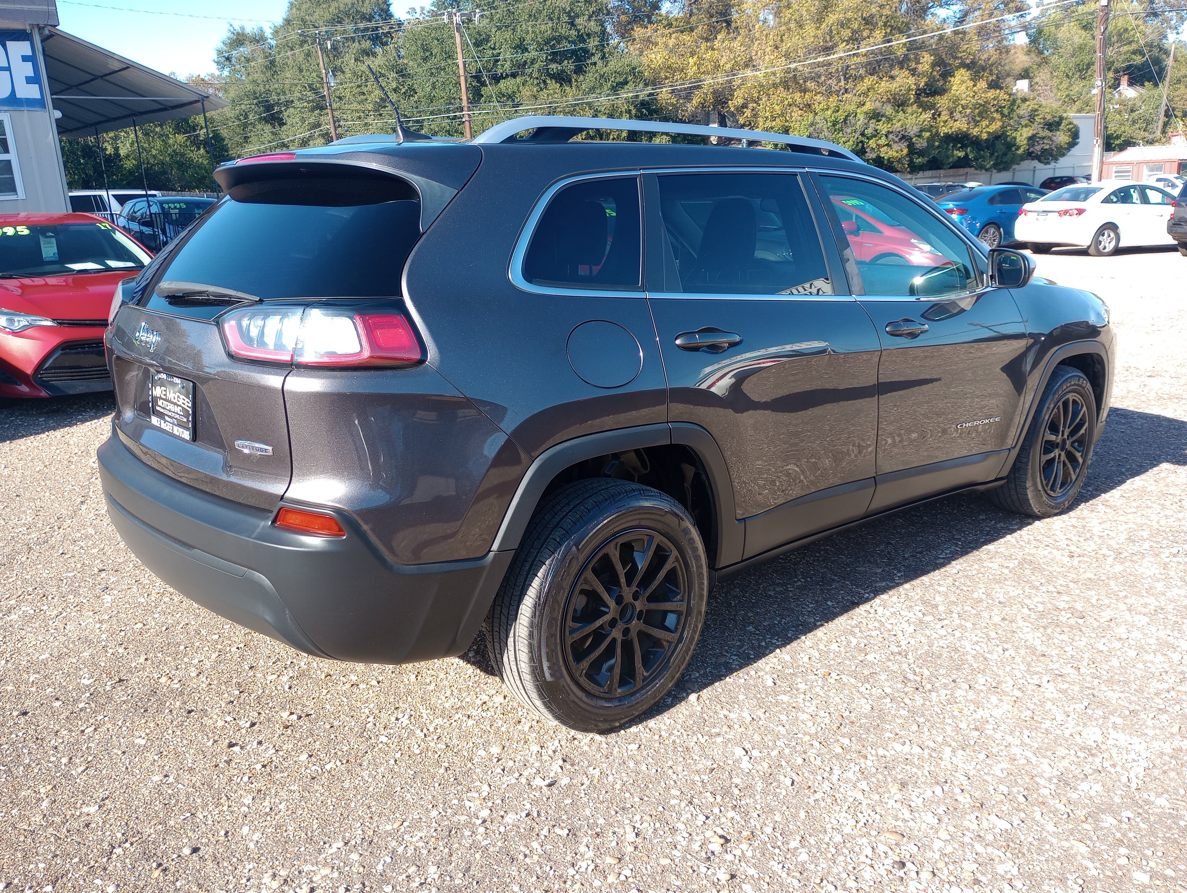 Used 2019 Jeep Cherokee Latitude Plus FWD image 7