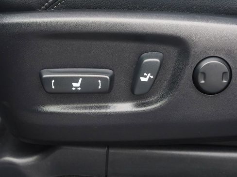 Used 2020 Toyota 4Runner SR5 Premium w/ Moonroof Package AWD/4WD image 25