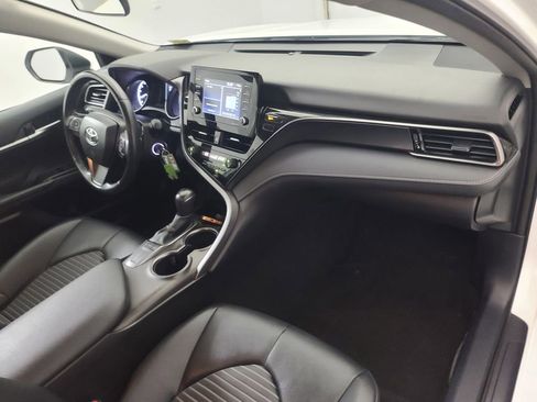 Used 2024 Toyota Camry SE image 15