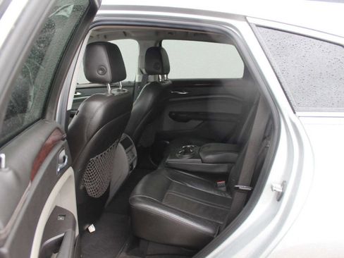 Used 2011 Cadillac SRX Luxury image 7