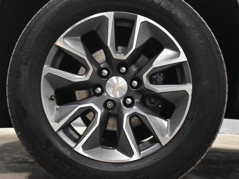 Used 2021 Chevrolet Suburban LT w/ Rear Media and Nav Package image 34