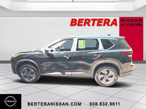 Used 2026 Nissan Rogue SV AWD/4WD image 1
