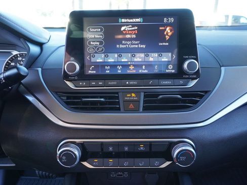 Used 2025 Nissan Altima 2.5 SR image 19