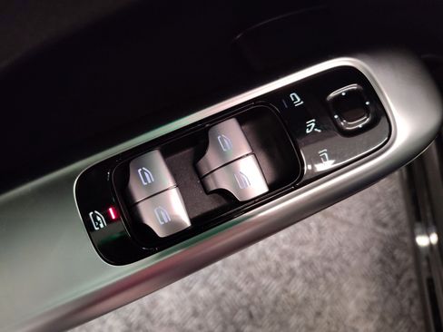 Used 2026 Mercedes-Benz C 300 Sedan image 19