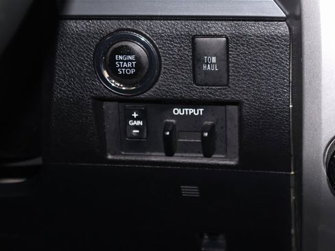 Used 2021 Toyota Tundra Platinum image 29