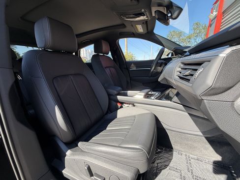 Used 2024 Audi Q8 e-tron Premium image 13