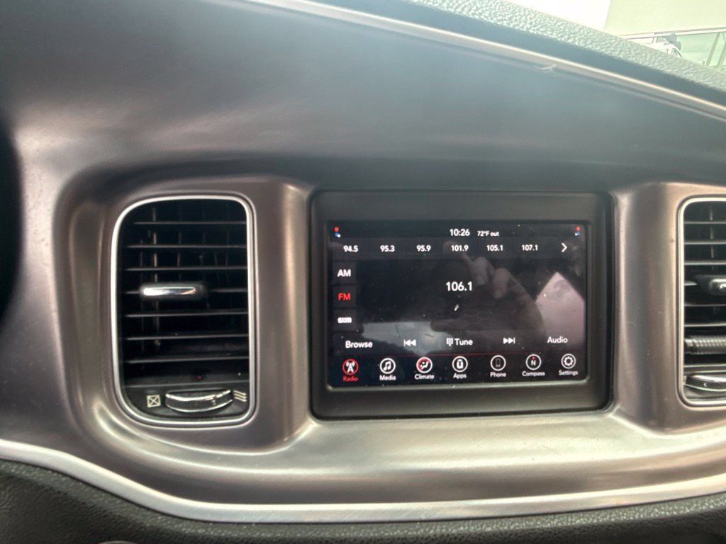 Used 2019 Dodge Charger SXT RWD image 16