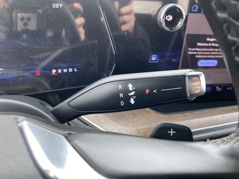 Used 2025 Chevrolet Tahoe High Country image 20