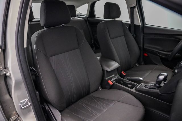 Used 2016 Ford Focus SE FWD image 21