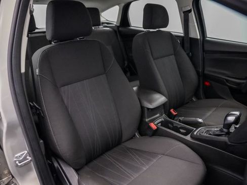 Used 2016 Ford Focus SE FWD image 21