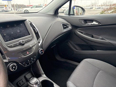 Used 2019 Chevrolet Cruze LS image 24