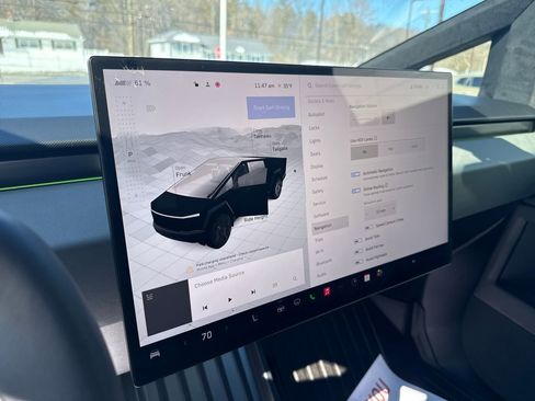 Used 2024 Tesla Cybertruck AWD Crew Cab image 12