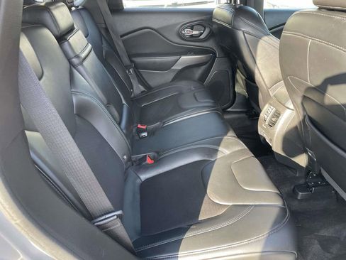 Used 2019 Jeep Cherokee Latitude Plus image 44