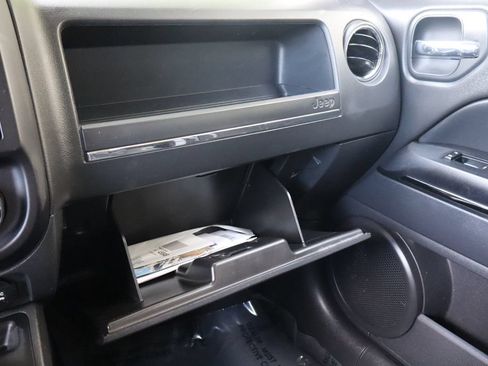 Used 2015 Jeep Patriot Limited w/ Sun/Sound Group FWD image 36