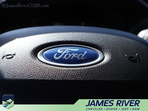 Used 2022 Ford Escape SE w/ SE Sport Appearance Package image 27