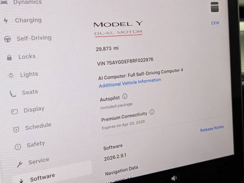 Used 2024 Tesla Model Y Performance image 25