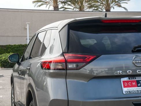 Used 2023 Nissan Rogue S FWD image 6