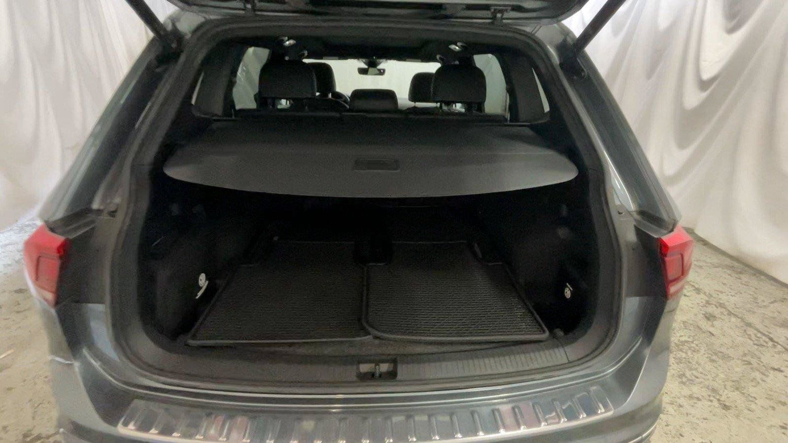 Used 2022 Volkswagen Tiguan SEL R-Line AWD/4WD image 20