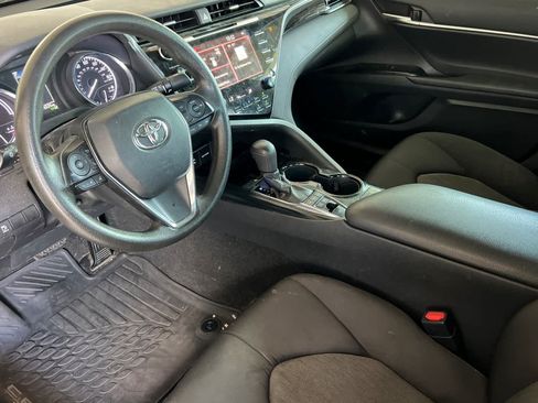 Used 2019 Toyota Camry LE w/ Audio Package FWD image 9