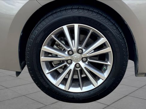 Used 2015 Toyota Corolla LE FWD image 11