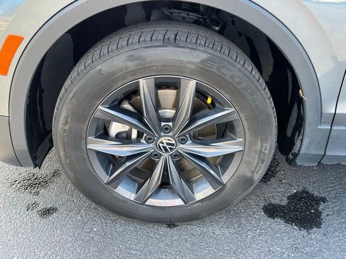 Used 2022 Volkswagen Tiguan SE image 13