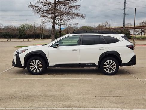 Used 2023 Subaru Outback Premium image 4