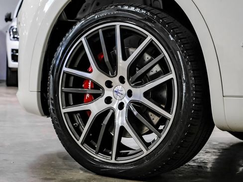 Used 2019 Maserati Levante S GranSport image 52