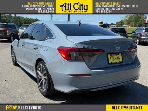 Used 2022 Honda Civic Touring image 5