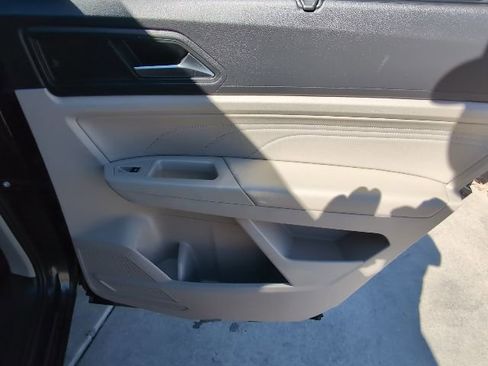 Used 2022 Volkswagen Atlas SE image 30