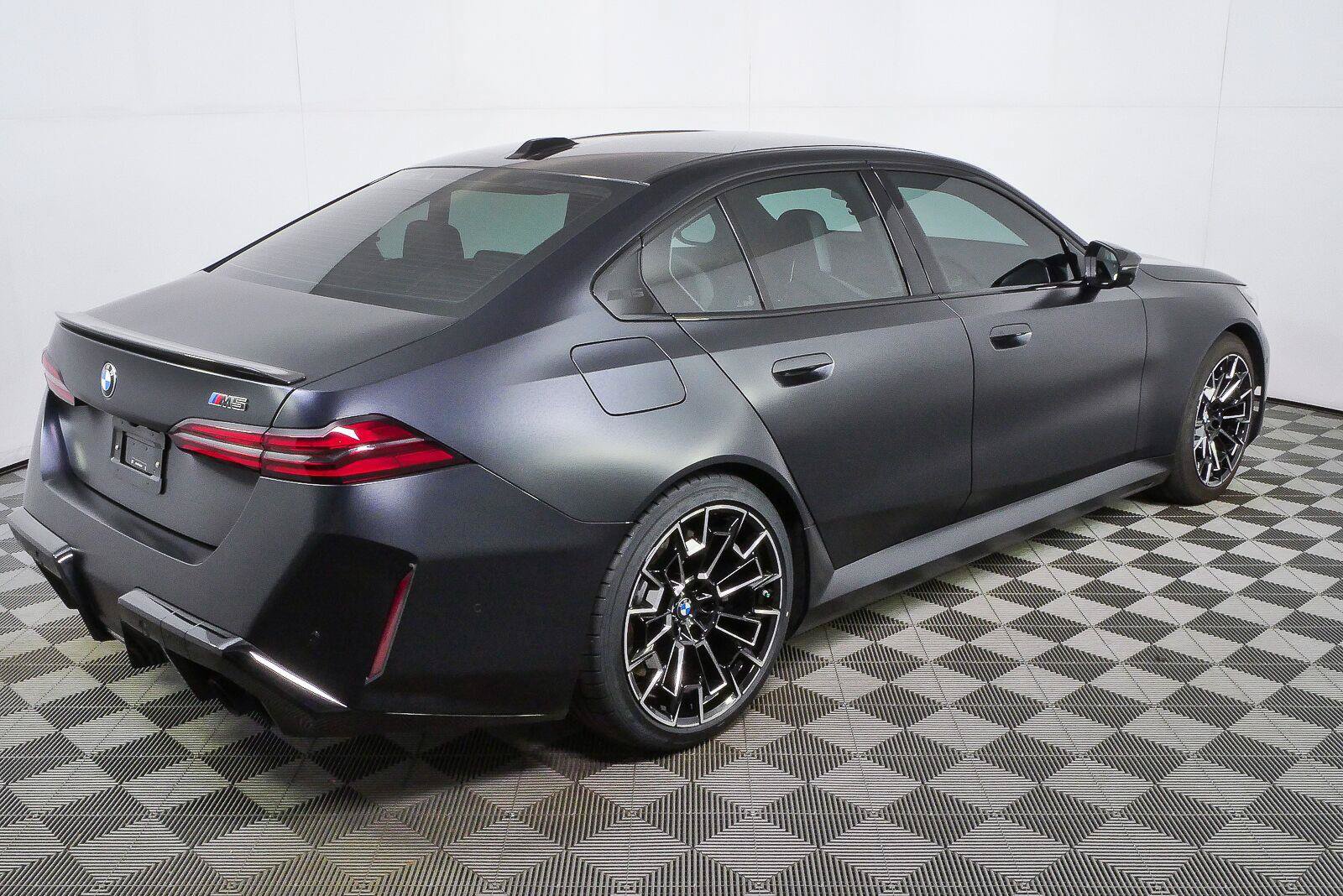 Used 2026 BMW M5 w/ Carbon Package AWD/4WD image 24