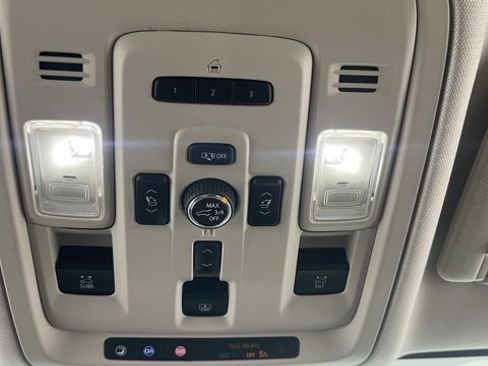 Used 2023 GMC Yukon XL Denali image 43