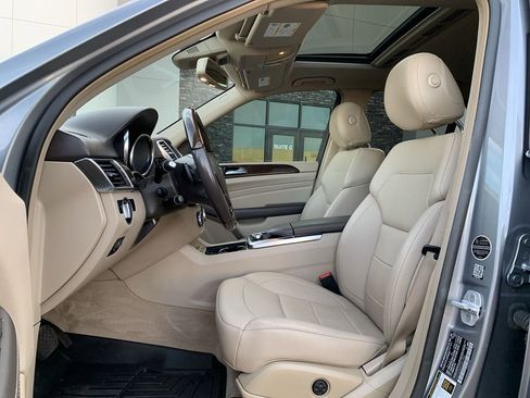 Used 2015 Mercedes-Benz ML 350 SUV image 32