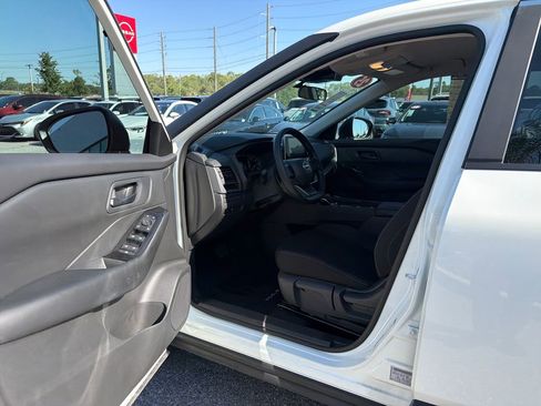 Certified 2025 Nissan Rogue S FWD image 11