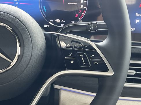 Certified 2025 Mercedes-Benz GLE 450e 4MATIC image 40