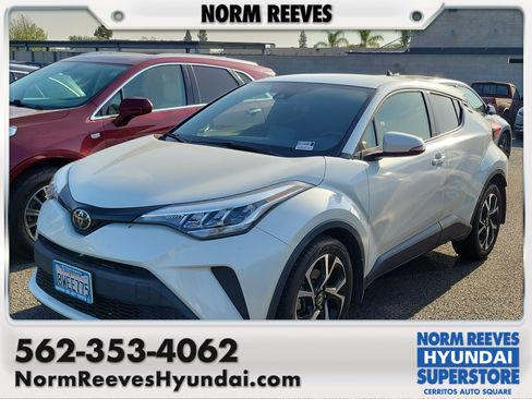 Used 2021 Toyota C-HR XLE FWD image 1